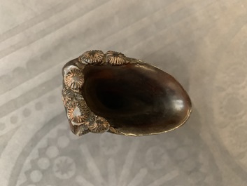 A Chinese jade archer's ring, a horn libation cup and a Beijing glass brush washer, 18th C. and later