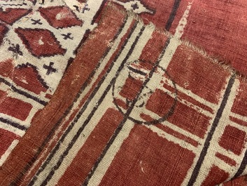 Un sari rituel en ikat patola pour l'Indon&eacute;sie aux tampons de la Compagnie des Indes, Gujarat, Inde, 17&egrave;me