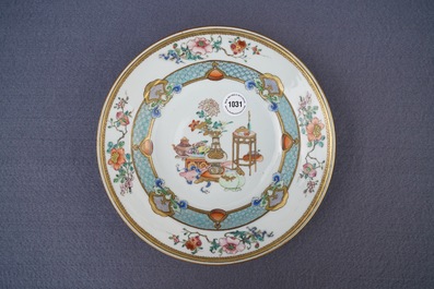 A fine Chinese famille rose plate with antiquities design, Yongzheng