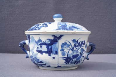 Een Chinese blauwwitte gedekselde papkom, Kangxi