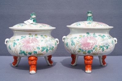 A pair of large Chinese famille rose tripod warming bowls and covers, 19/20th C.
