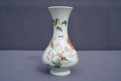 A Chinese famille rose pear-shaped flask, Qianlong mark, 19th C.