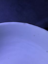 Een Chinese blauwwitte 'Bleu de Hue' kom voor het Vietnamese hof, Thieu Tri merk, 19e eeuw
