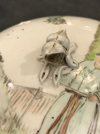 A square Chinese qianjiang cai vase and a tureen and cover, 19/20th C.