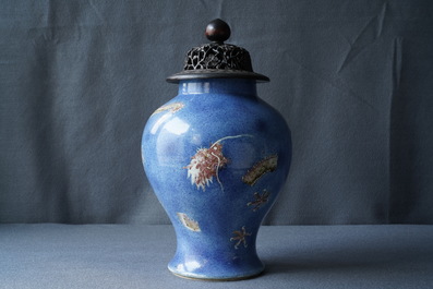 Een Chinese poederblauwe en koperrode 'draken' vaas, Kangxi merk, 19e eeuw