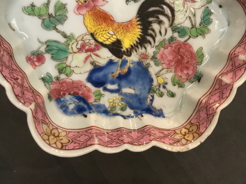 Un bel ensemble d'objets &agrave; th&eacute; en porcelaine de Chine famille rose, Yongzheng/Qianlong