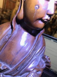 Six figures en bois sculpt&eacute;, Chine, 19/20&egrave;me