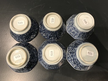 Vijftien Chinese blauwwitte koppen en 19 schotels, Kangxi