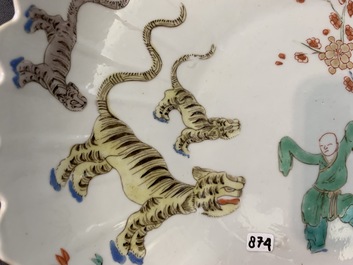 A pair of lobed Chinese famille verte Kakiemon-style 'tiger' plates, Kangxi