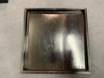 Une bo&icirc;te couverte en bois incrust&eacute; de pierre &agrave; savon, Chine, 19/20&egrave;me