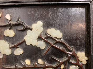 Une bo&icirc;te couverte en bois incrust&eacute; de pierre &agrave; savon, Chine, 19/20&egrave;me