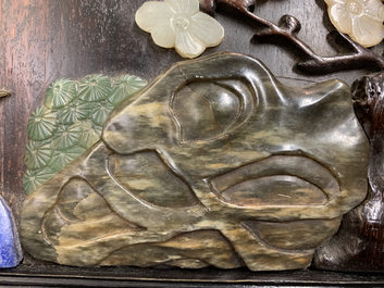 Une bo&icirc;te couverte en bois incrust&eacute; de pierre &agrave; savon, Chine, 19/20&egrave;me