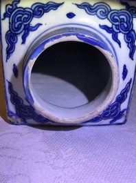 A fine Chinese cong 'cranes and trigrams' vase, Jiajing/Wanli