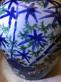 Een Chinese wucai pot met floraal decor, Transitie periode