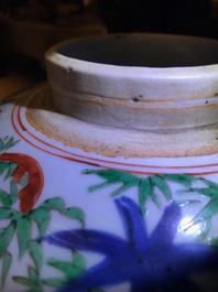 Een Chinese wucai pot met floraal decor, Transitie periode