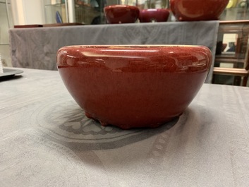 Quatre bols en porcelaine de Chine sang de boeuf, 19/20&egrave;me