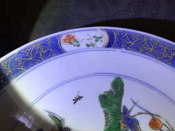 Une paire d'assiettes en porcelaine de Chine famille verte, Kangxi