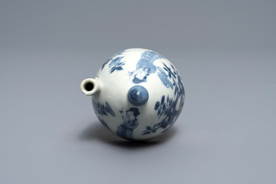 Een Chinese blauw-witte waterdruppelaar met 'Lange Lijzen', Kangxi