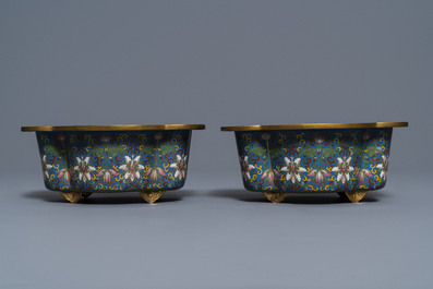 A Chinese cloisonn&eacute; rouleau vase and four jardini&egrave;res, 19/20th C.