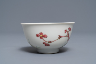 A fine Chinese famille rose cup and saucer with floral design, Yongzheng