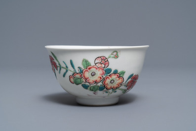 A fine Chinese famille rose cup and saucer with floral design, Yongzheng