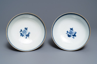 A pair of Chinese famille rose 'mandarin' bowls, Qianlong