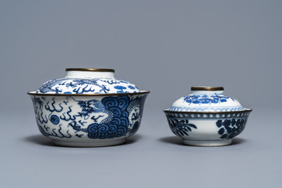 Twee Chinese blauw-witte 'Bleu de Hue' dekselkommen voor de Vietnamese markt, 19e eeuw