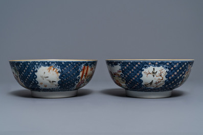 A pair of Chinese famille rose 'mandarin' bowls, Qianlong