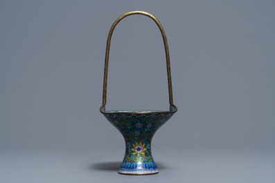 A Chinese cloisonn&eacute; rouleau vase and four jardini&egrave;res, 19/20th C.