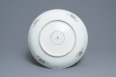 Un plat en porcelaine de Chine famille verte, Kangxi