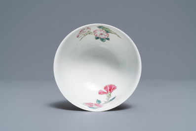 A fine Chinese famille rose cup and saucer with floral design, Yongzheng