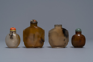 Eight Chinese agate snuff bottles, 19/20th C.