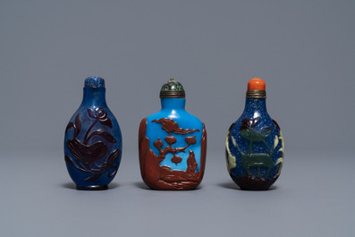 Six tabati&egrave;res en verre overlay, Chine, 19/20&egrave;me
