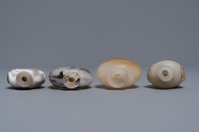 Eight Chinese agate snuff bottles, 19/20th C.