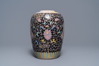 A large Chinese Thai market Bencharong ginger jar, 19/20th C.