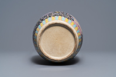 A large Chinese Thai market Bencharong ginger jar, 19/20th C.