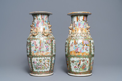 Drie Chinese Canton famille rose vazen, 19e eeuw