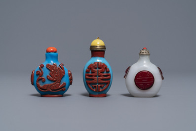 Six tabati&egrave;res en verre overlay, Chine, 19/20&egrave;me