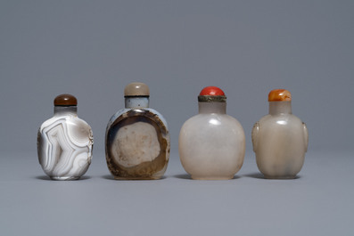 Eight Chinese agate snuff bottles, 19/20th C.