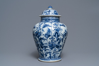 Een Chinese blauw-witte dekselvaas, Kangxi