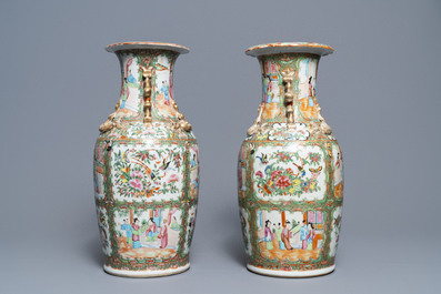 Drie Chinese Canton famille rose vazen, 19e eeuw