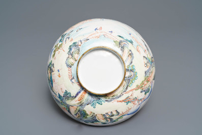 Un bol en &eacute;maux de Canton &agrave; d&eacute;cor d'un paysage, Yongzheng