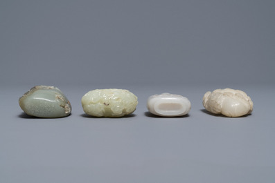 Vier Chinese jade snuifflessen, 19/20e eeuw