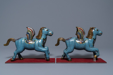 Deux paires de br&ucirc;le-parfums en &eacute;maux cloisonn&eacute;s, Chine, 19&egrave;me