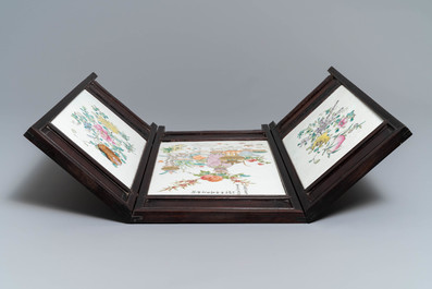 A Chinese threefold table screen with qianjiang cai plaques, 19/20th C.