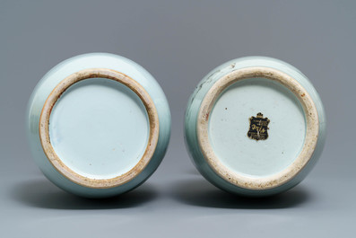 Two Chinese famille rose vases with figures in a garden, 19/20th C.