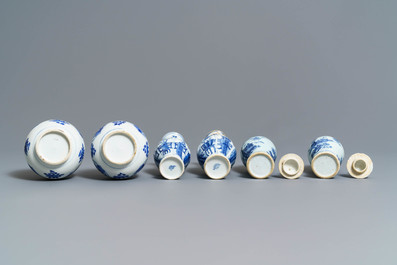 Drie paar Chinese blauw-witte vazen, Kangxi