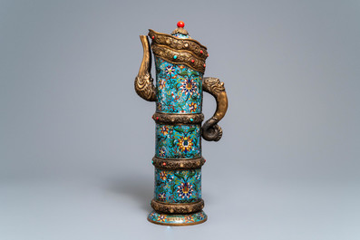 Une grande verseuse 'Duomuhu' en &eacute;maux cloisonn&eacute;s et bronze dor&eacute; incrust&eacute;, R&eacute;publique, 20&egrave;me
