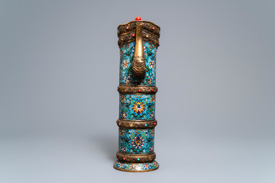 Une grande verseuse 'Duomuhu' en &eacute;maux cloisonn&eacute;s et bronze dor&eacute; incrust&eacute;, R&eacute;publique, 20&egrave;me