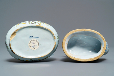 Een polychrome Delftse botervloot in de vorm van een kievit, 18e eeuw